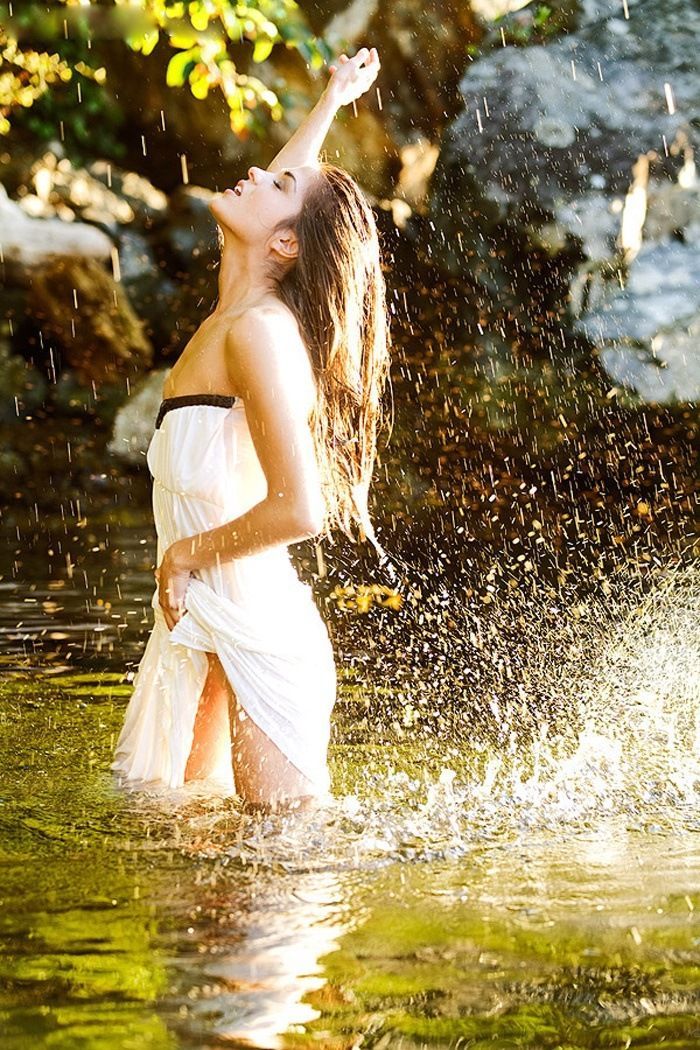 Marie Avgeropoulos in Changwon