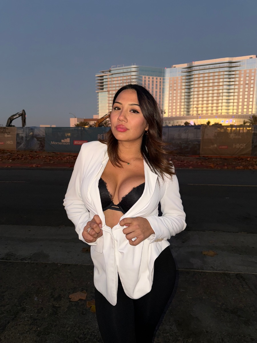 Take a pause and enjoy Ali Cruz — streaming from Changwon