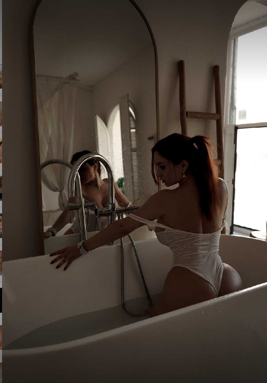 A playful frame from Miranda Faith nude — online in Changwon