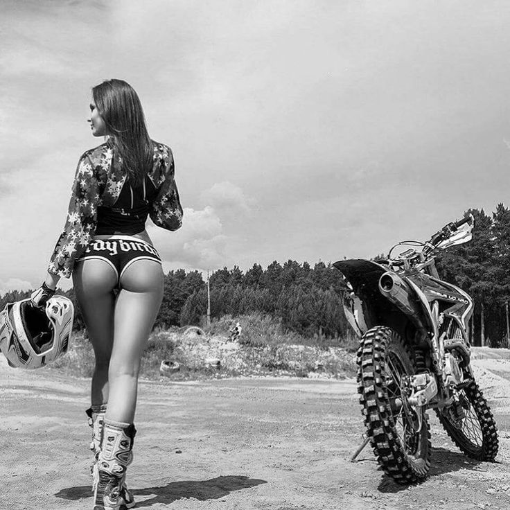 Beautiful girls and motorcycles in Changwon