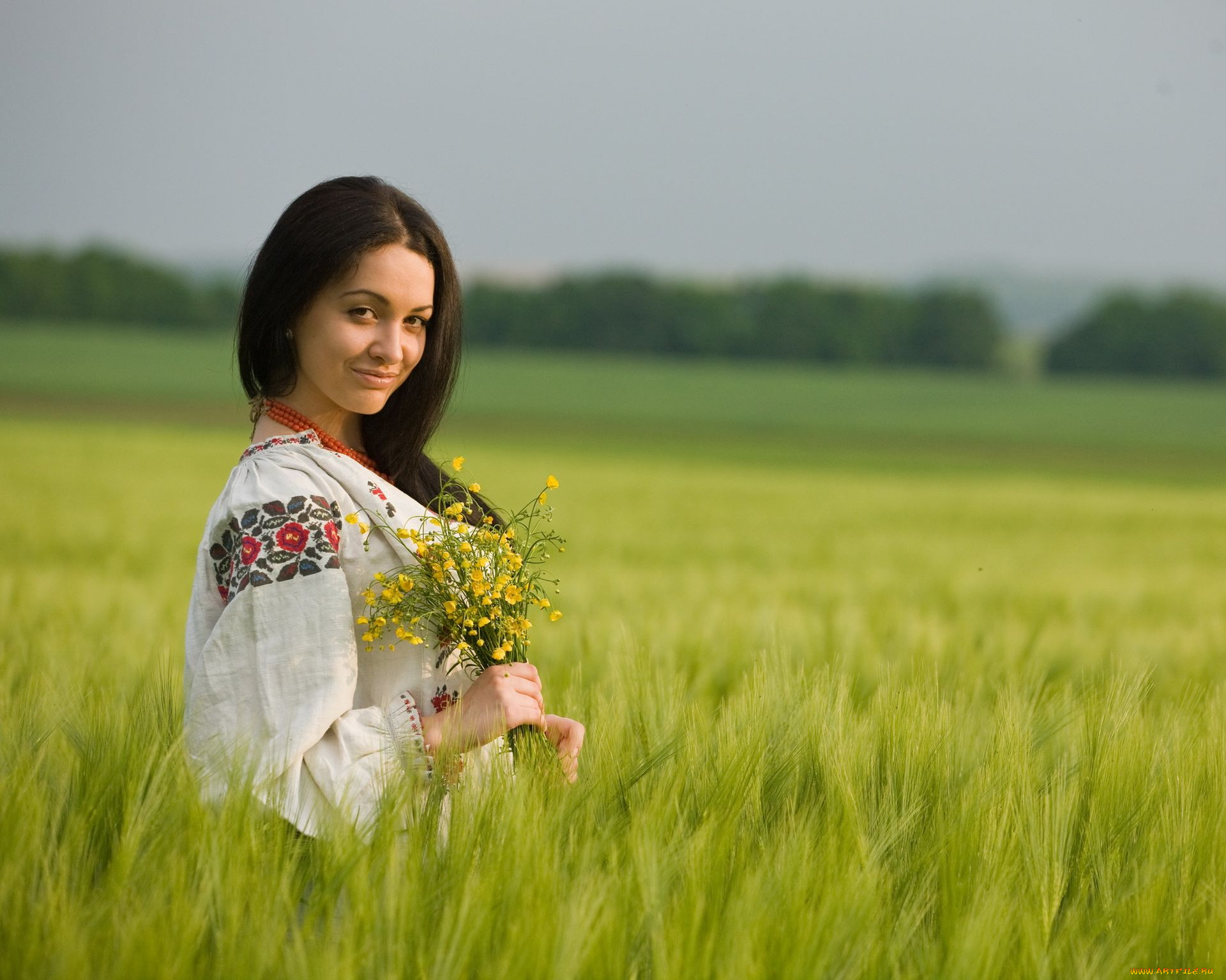 Women in Slavic costumes in Changwon