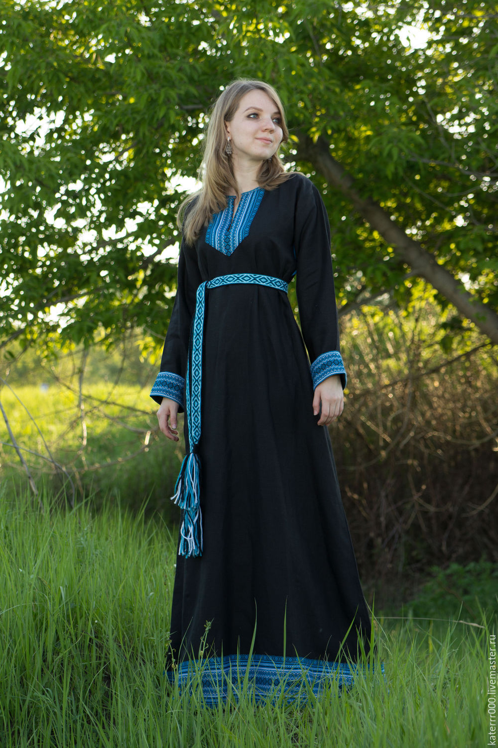 Women in Slavic costumes in Changwon