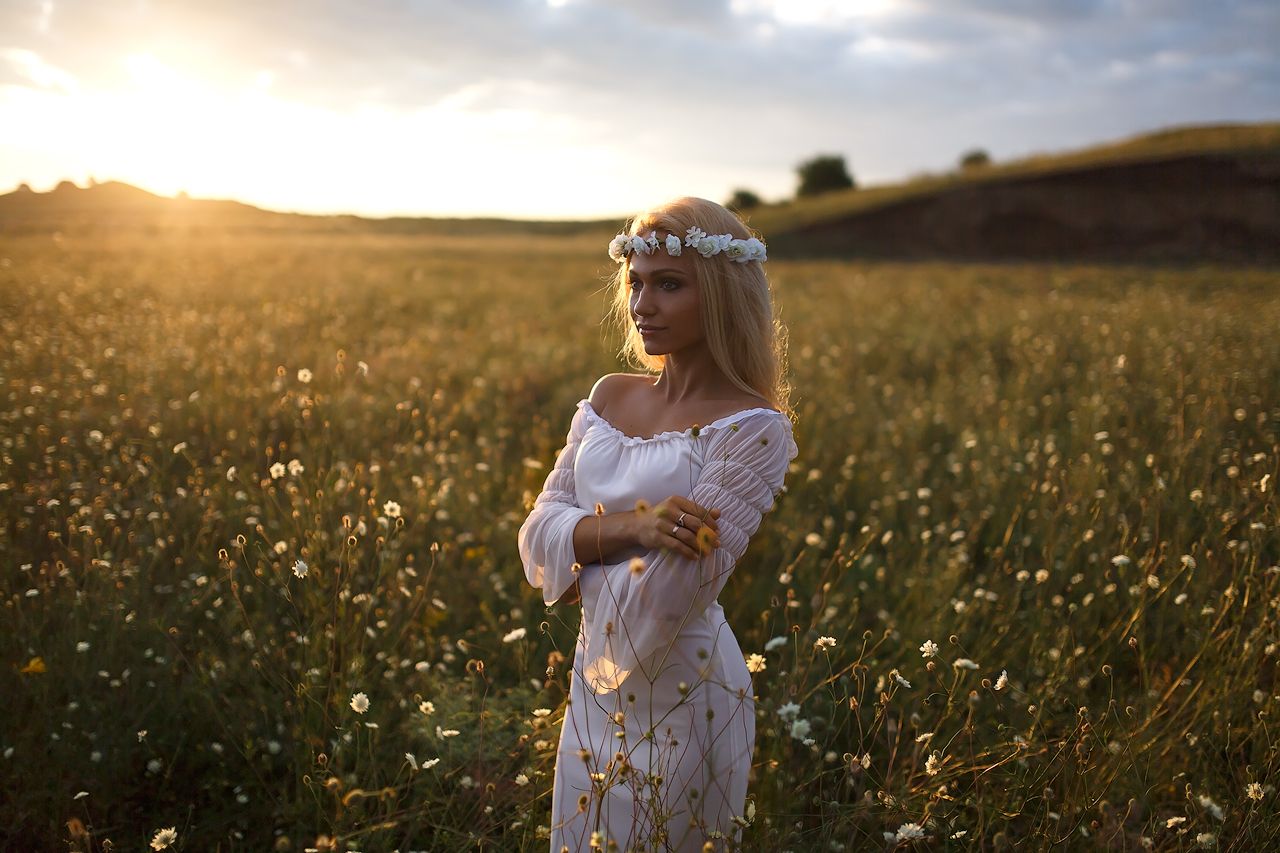 Girls in Slavic costumes in Changwon