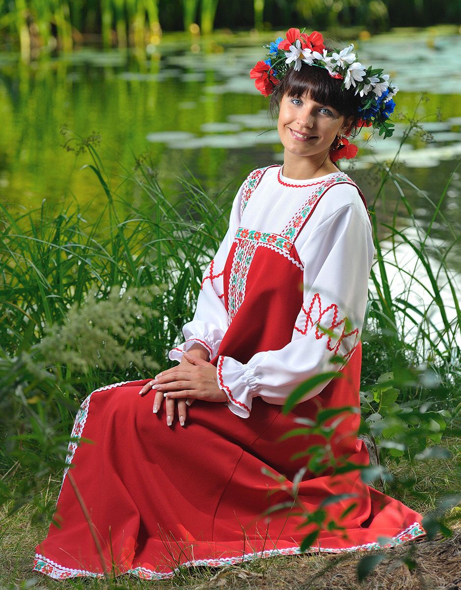 Beautiful girl Girls in Slavic costumes in Changwon