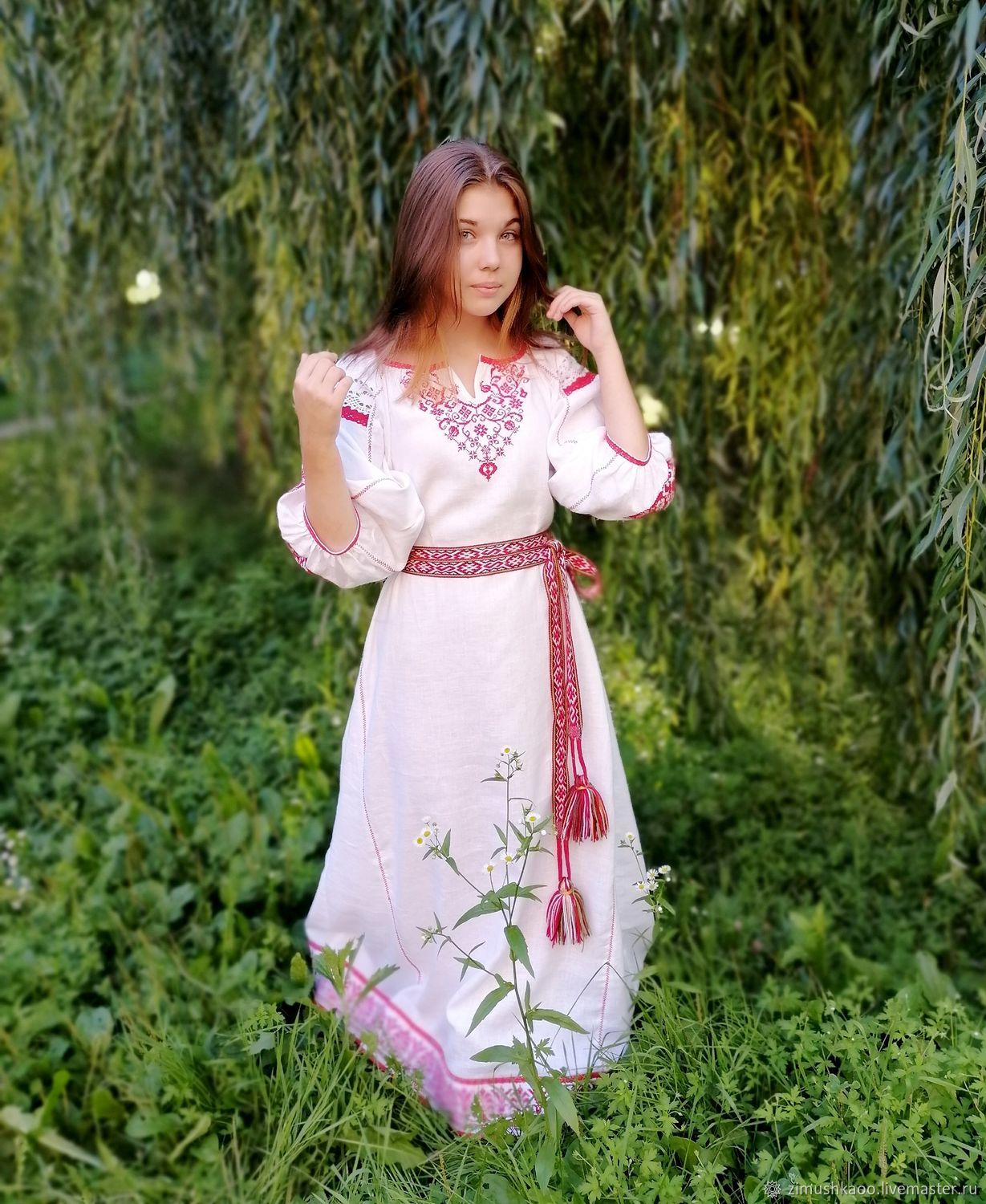 Girl Girls in Slavic costumes in Changwon